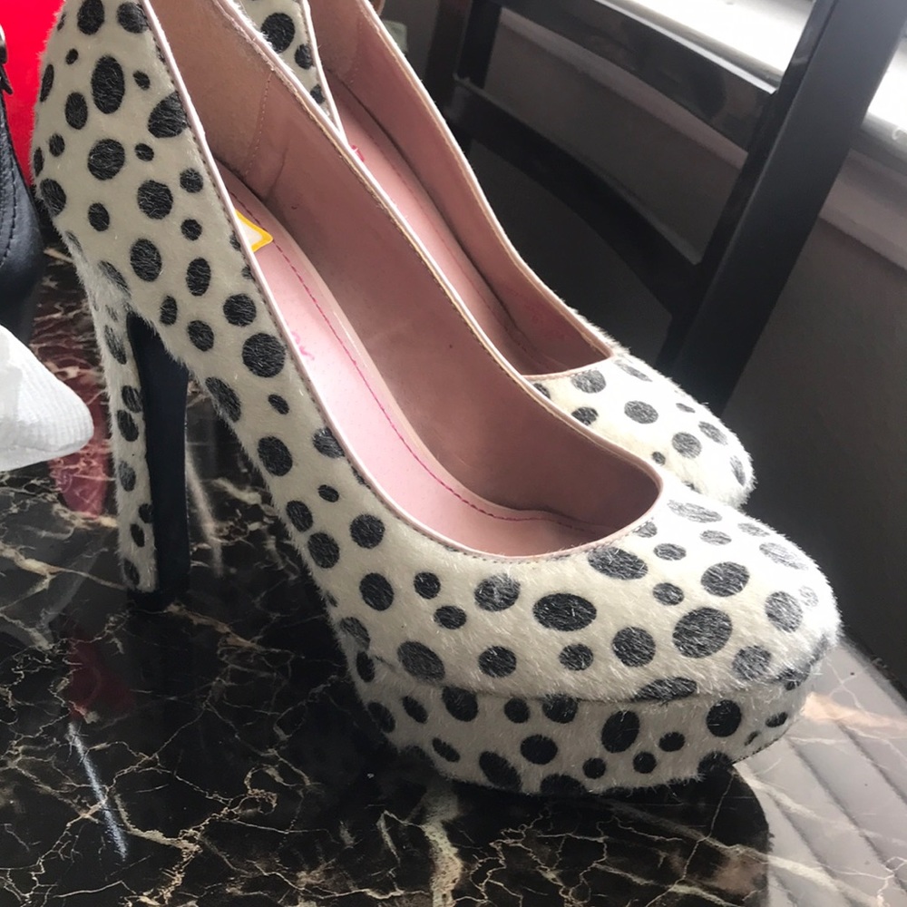Pumps - Picture 2 of 2